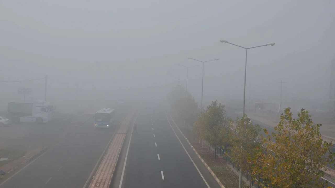 Diyarbakır’da yoğun sis etkili oldu