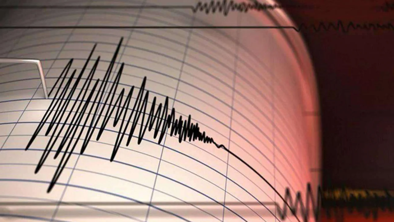 Ege Denizinde 3,9 büyüklüğünde deprem