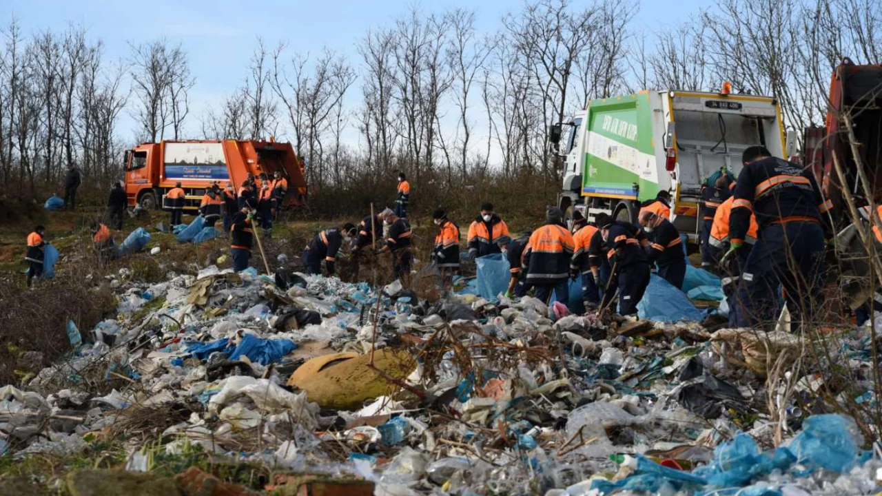 İBB’den kaçak çöp dökümüne müdahale