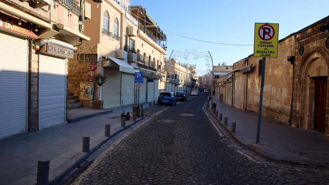 Mardin sokağa çıkma yasağına uydu Vali Demirtaş evde kalan vatandaşlara teşekkür etti