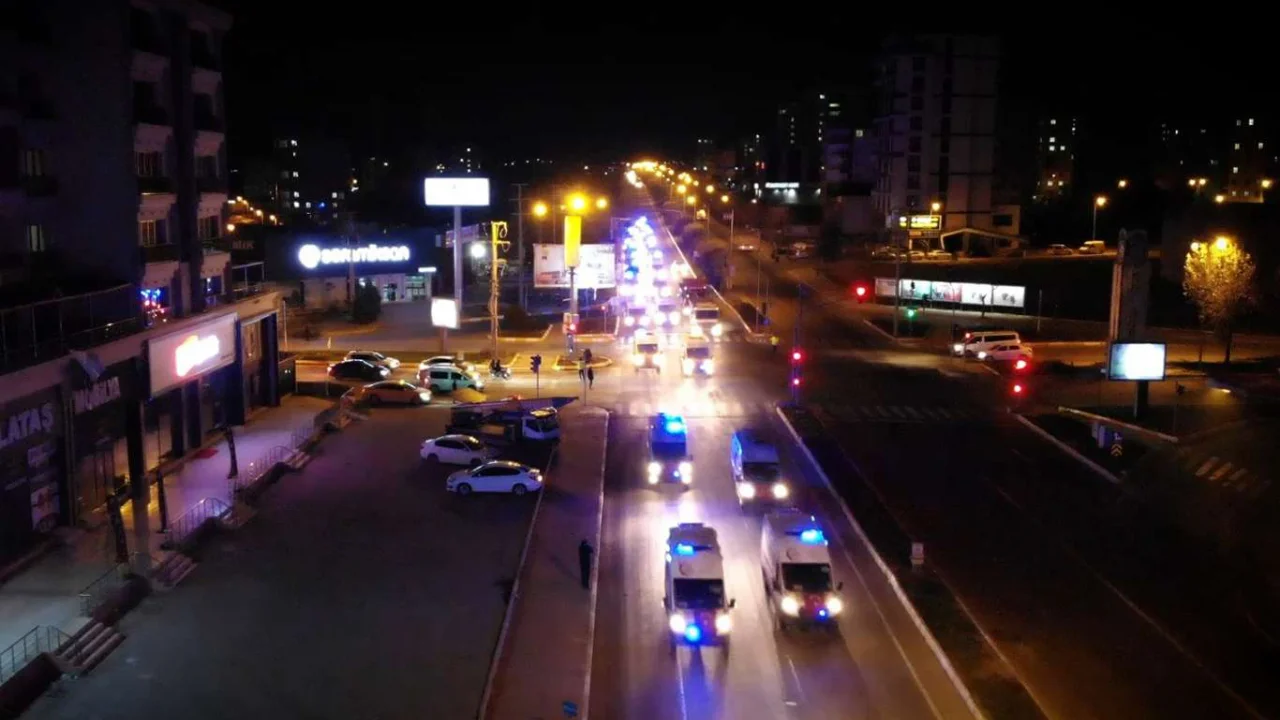 Şanlıurfa'da siren açarak halkı tedirgin eden ambulans şoförlerine soruşturma açıldı