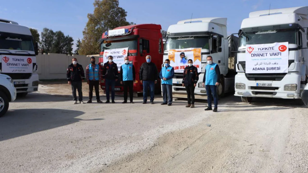 Şanlıurfa'dan "Barış Pınarı Bölgesi"ne 7 tır un gönderildi