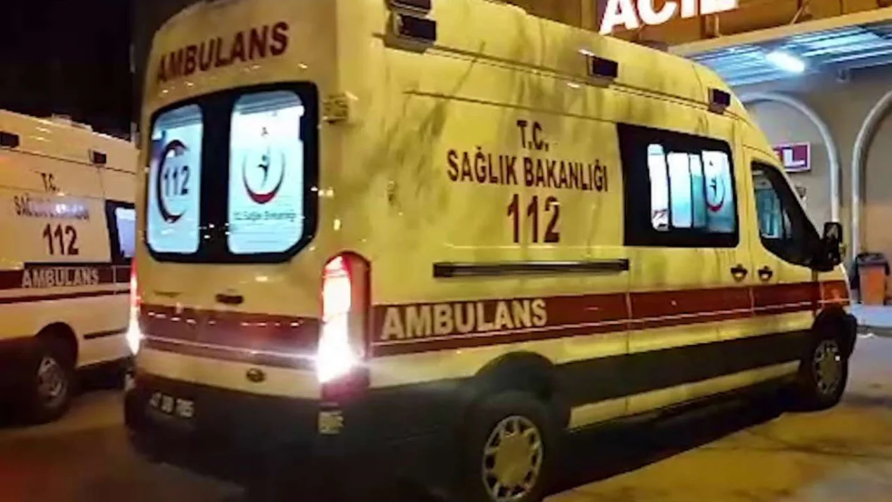 Yolcu otobüsü kamyona arkadan çarptı: 16 yaralı