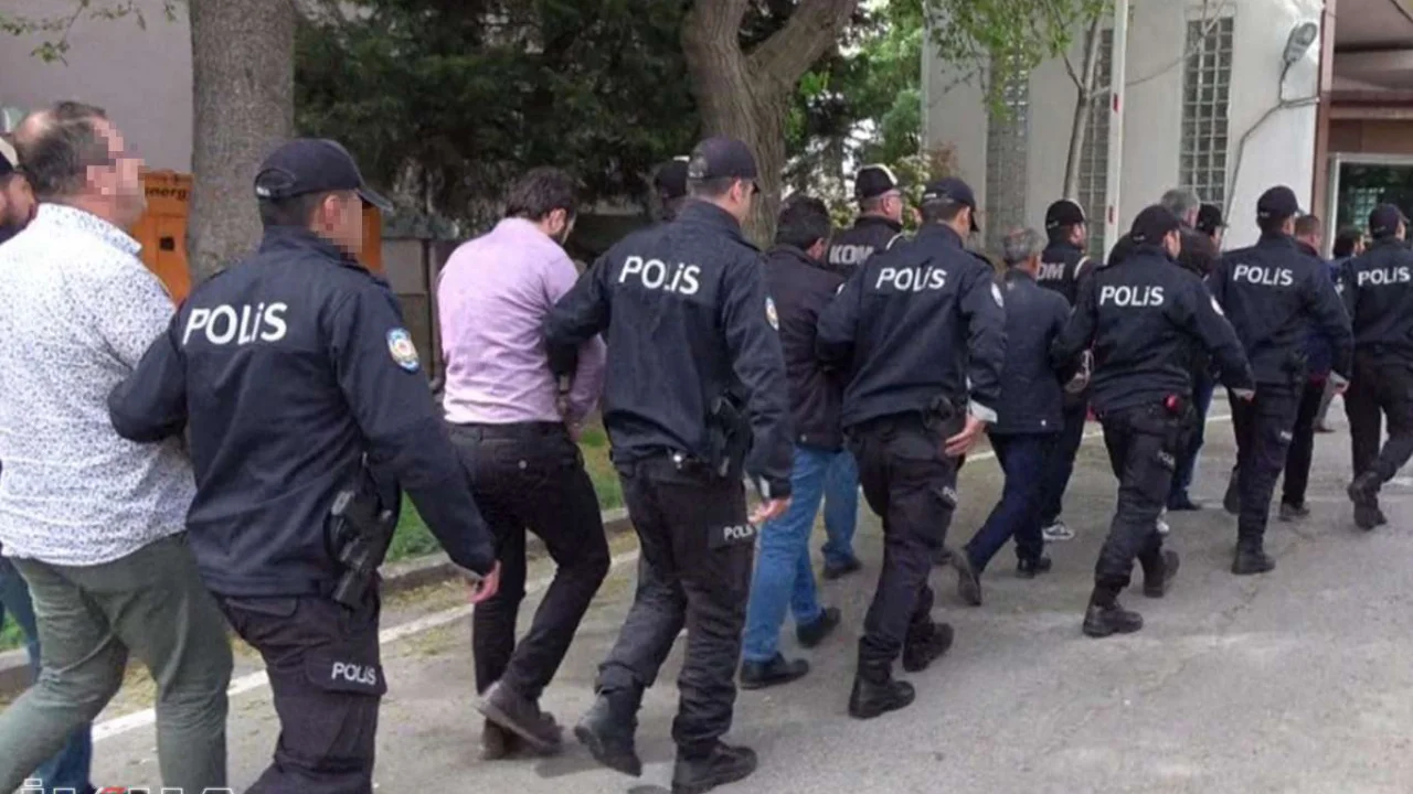 Adana'da aranan 235 kişi yakalandı