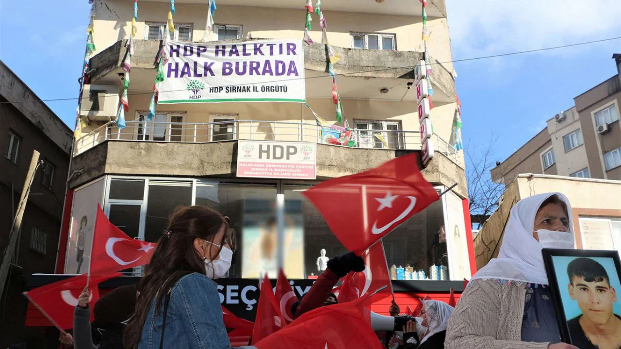 Çocukları kandırılarak dağa götürülen Şırnaklı annelerden HDP'ye tepki