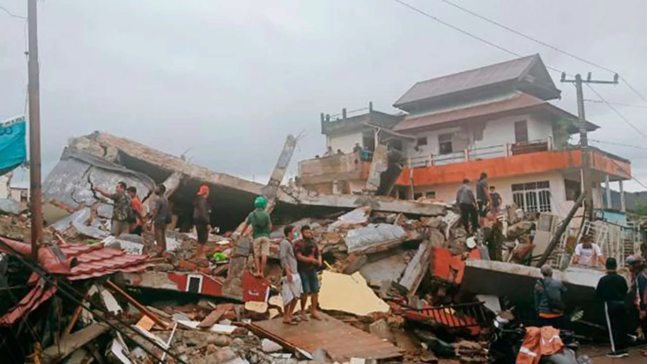 Endonezya'daki depremde can kayıpları artıyor