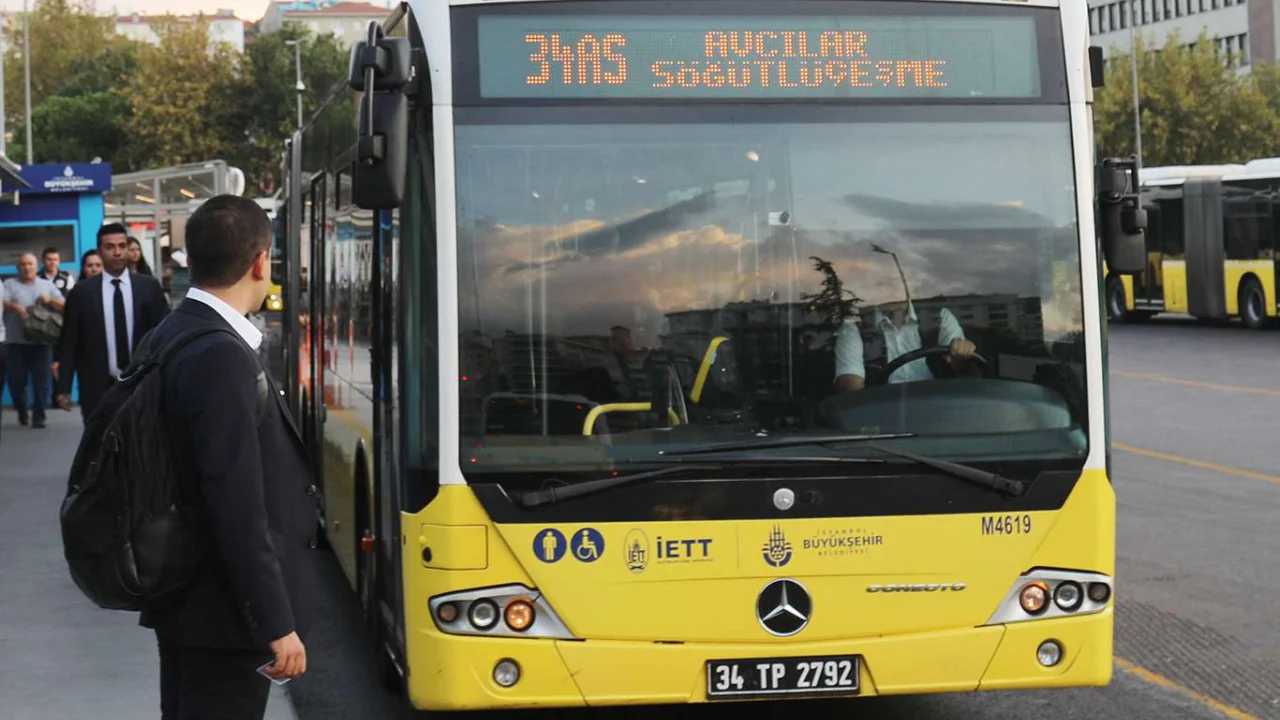 ​İBB Metrobüs seferlerinde ve otobüs tabelalarında güncelleme yapacak