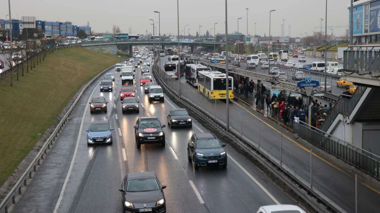 İstanbul'da bazı yollar trafiğe kapanacak