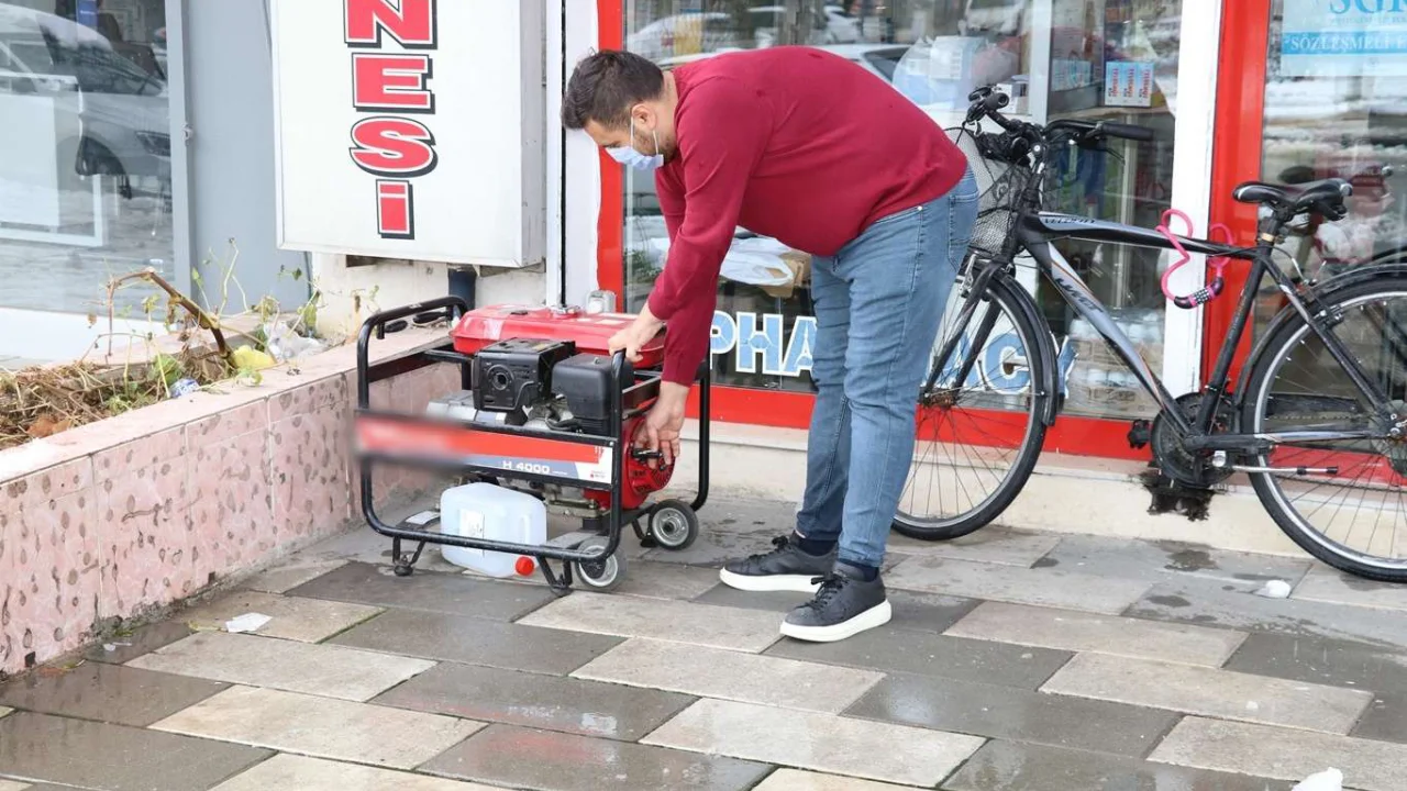 Kar yağışının ardından yaşanan elektrik kesintisi halkı mağdur etti