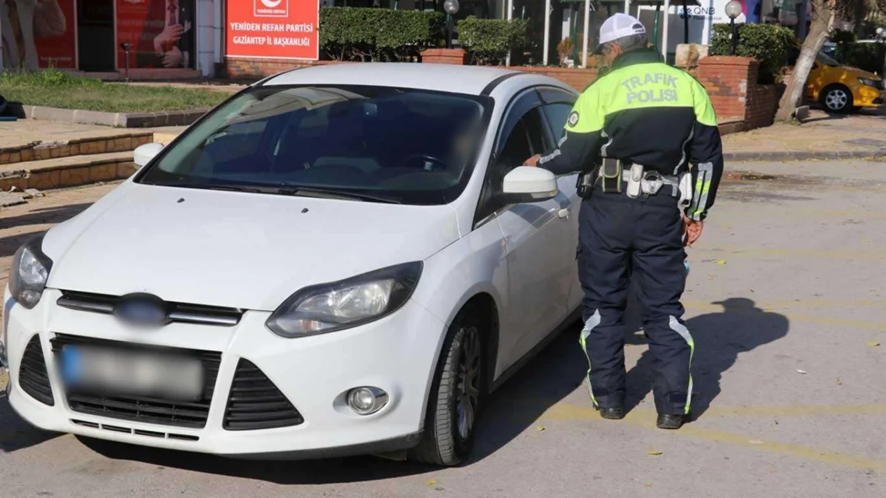 Kısıtlamayı ihlal ederek sokağa çıkan 286 kişiye para cezası verildi