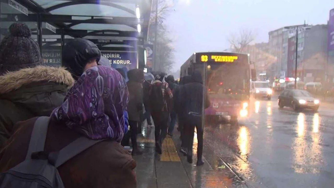 Meteoroloji'den İstanbul için sağanak uyarısı