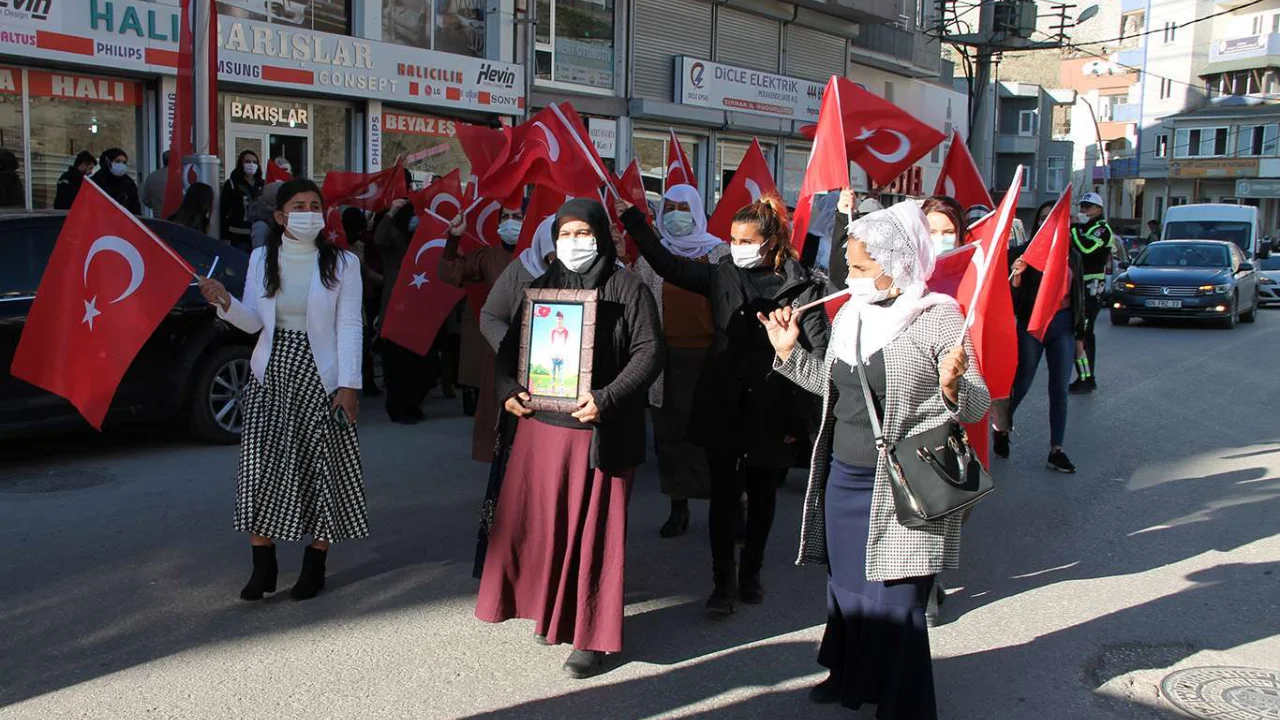 Şırnaklı anneler: HDP Kendi çocuklarını Avrupa’ya bizim çocukları dağa gönderiyor