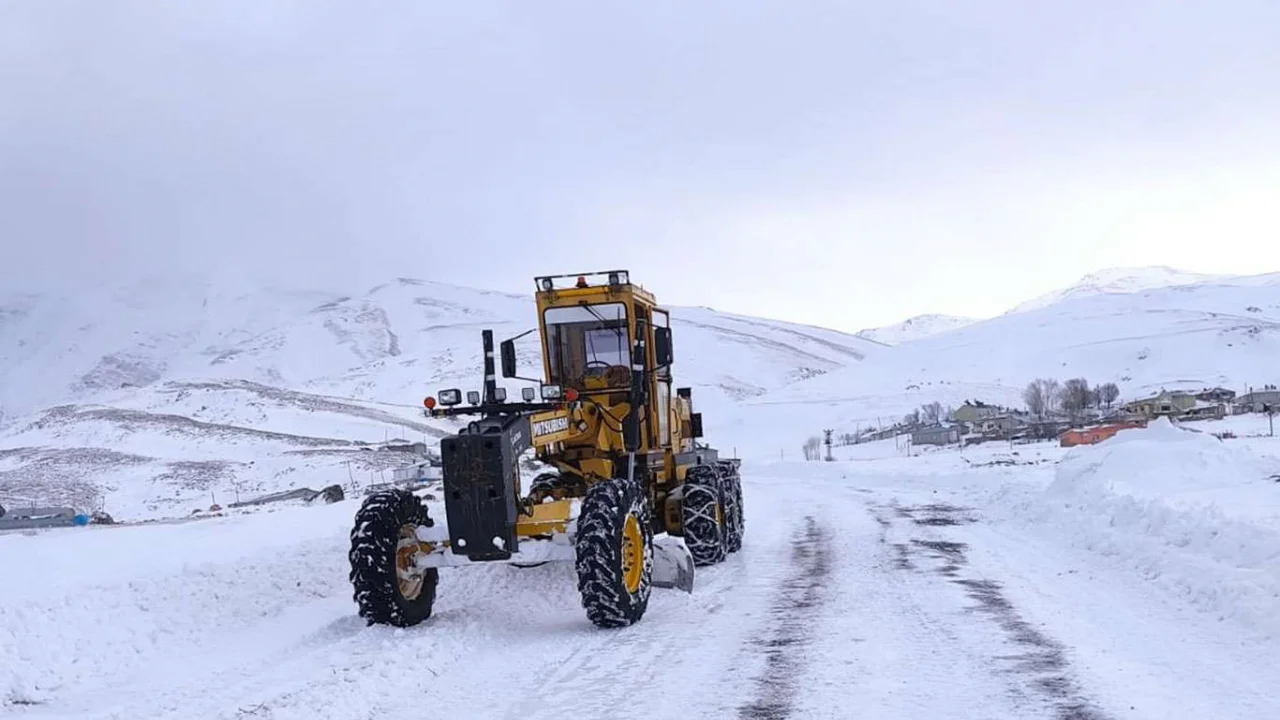 Van'da 154 yerleşim yeri ulaşıma kapandı