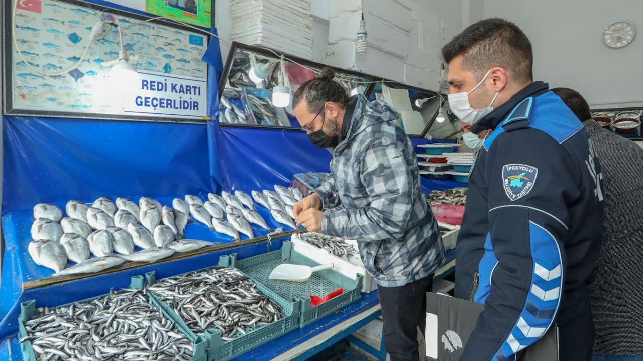 Van'da zehirlenme vakalarıyla gündeme gelen "Balon Balığı" denetimi yapıldı