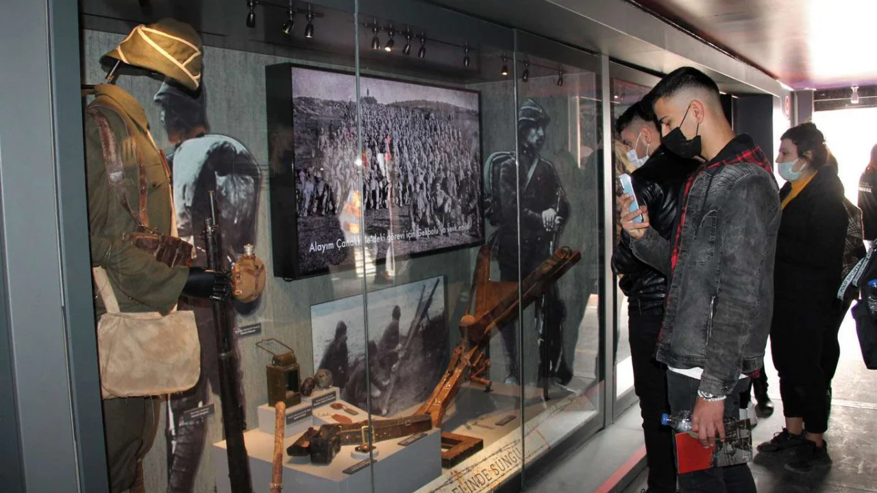 ​Çanakkale Savaşları Mobil Müzesi Şırnak’a geldi