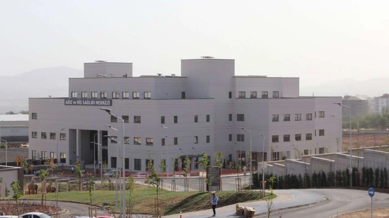 Elâzığ Ağız ve Diş Sağlığı Hastanesi kontrollü olarak hizmete başladı