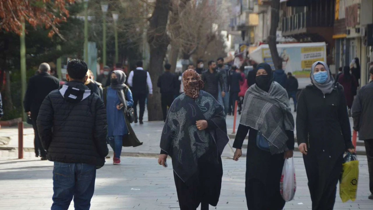 Halk, adalet ve özgürlükleri merkeze alan yerli bir anayasa istiyor