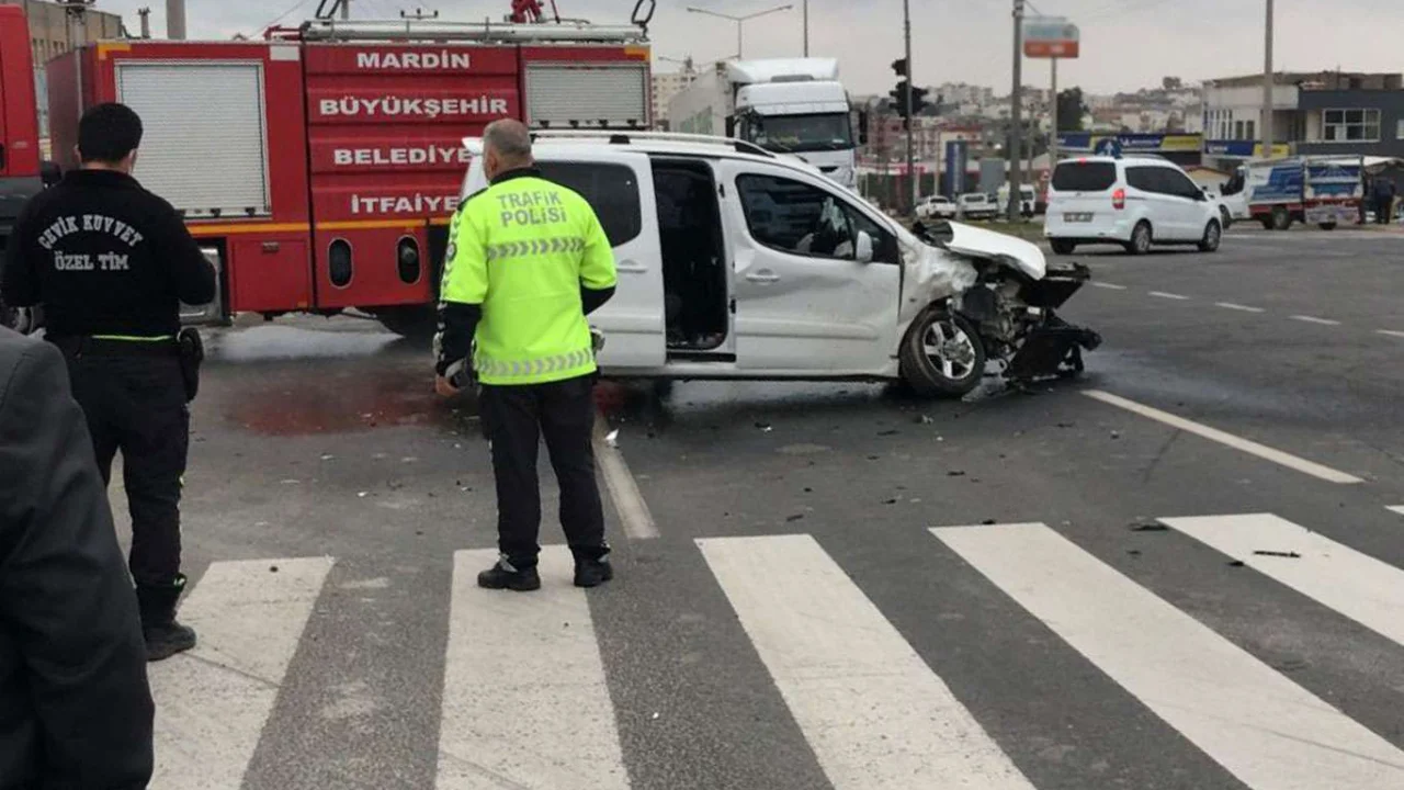 İpekyolu'nda yaşanan kaza trafiğin aksamasına neden oldu