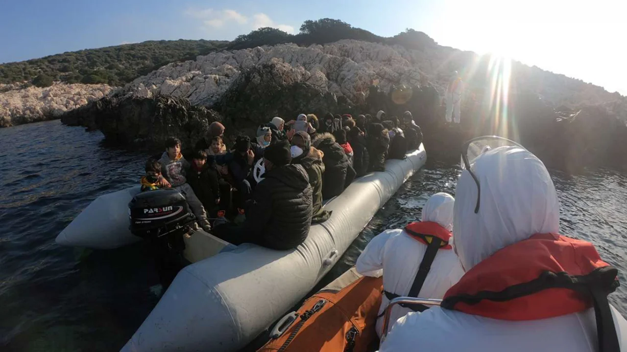 İzmir'de 123 düzensiz göçmen kurtarıldı