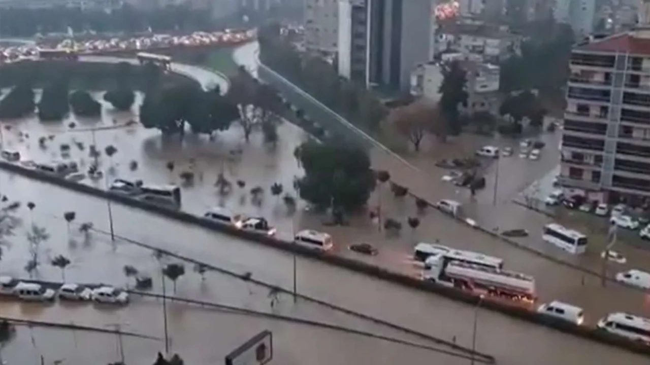 İzmir'de kamu çalışanlarının idari izniuzatıldı