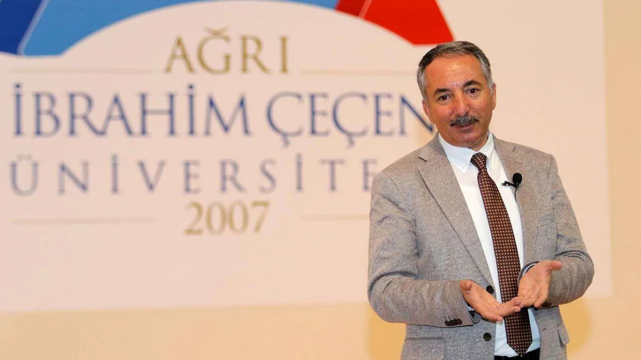 Profesör Doktor Abdulhalik Karabulut AİÇÜ Rektörlüğüne yeniden atandı