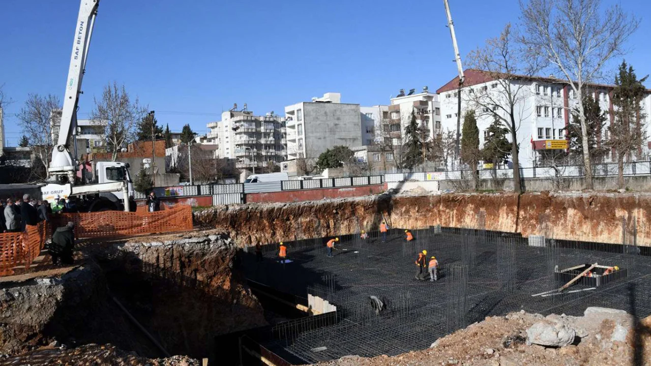 Adıyaman'da 24 derslikli ilkokulunun temeli dualarla atıldı