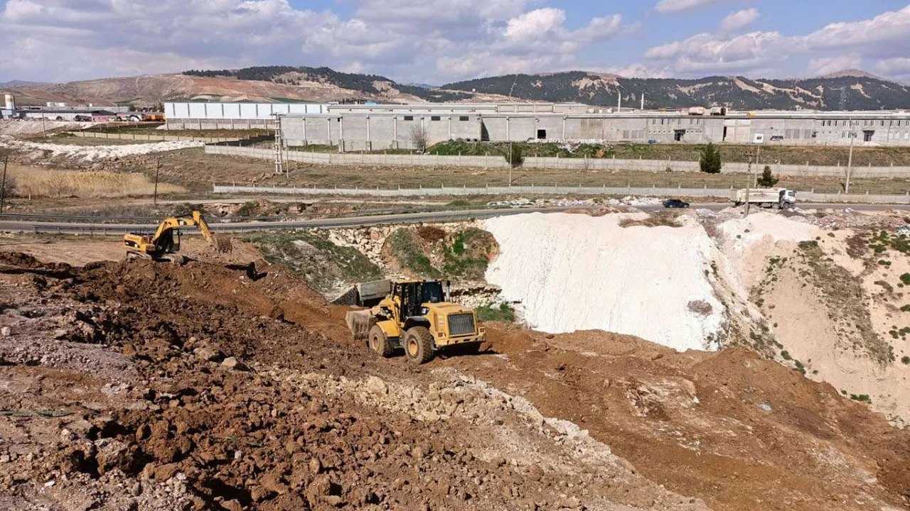 Adıyaman trafiğini rahatlatacak yol çalışmaları devam ediyor