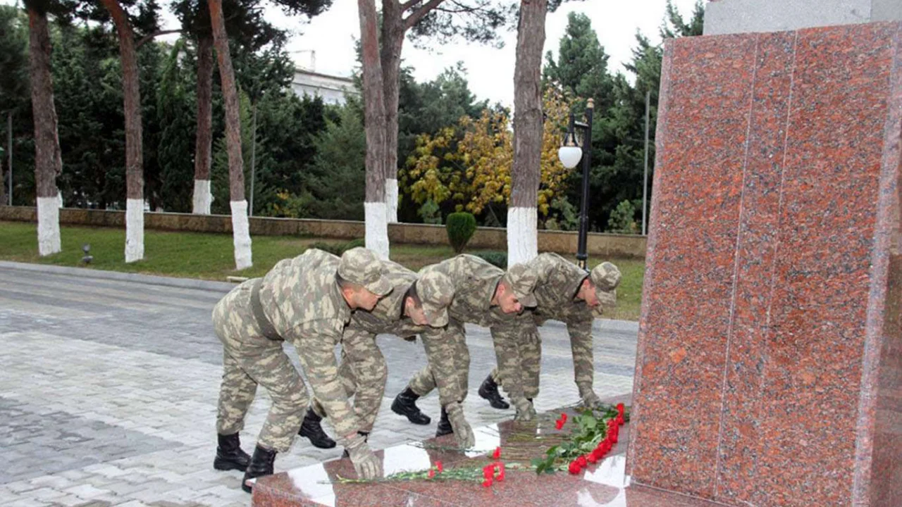 Azerbaycan ordusu savaştaki asker kayıplarını güncelledi