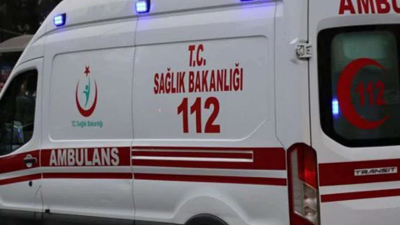 Bursa'da yolcu otobüsü su kanalına devrildi