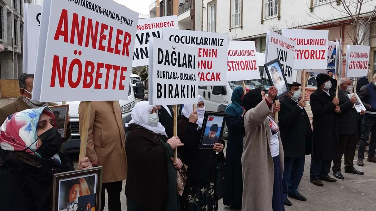 Çocukları dağa kaçırılan ailelerden HDP’ye tepki