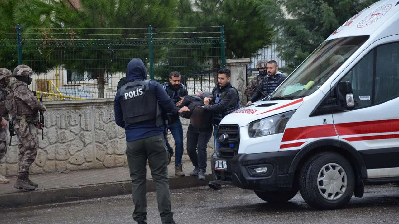 ​Diyarbakır'da rehine krizi: 3 yaralı