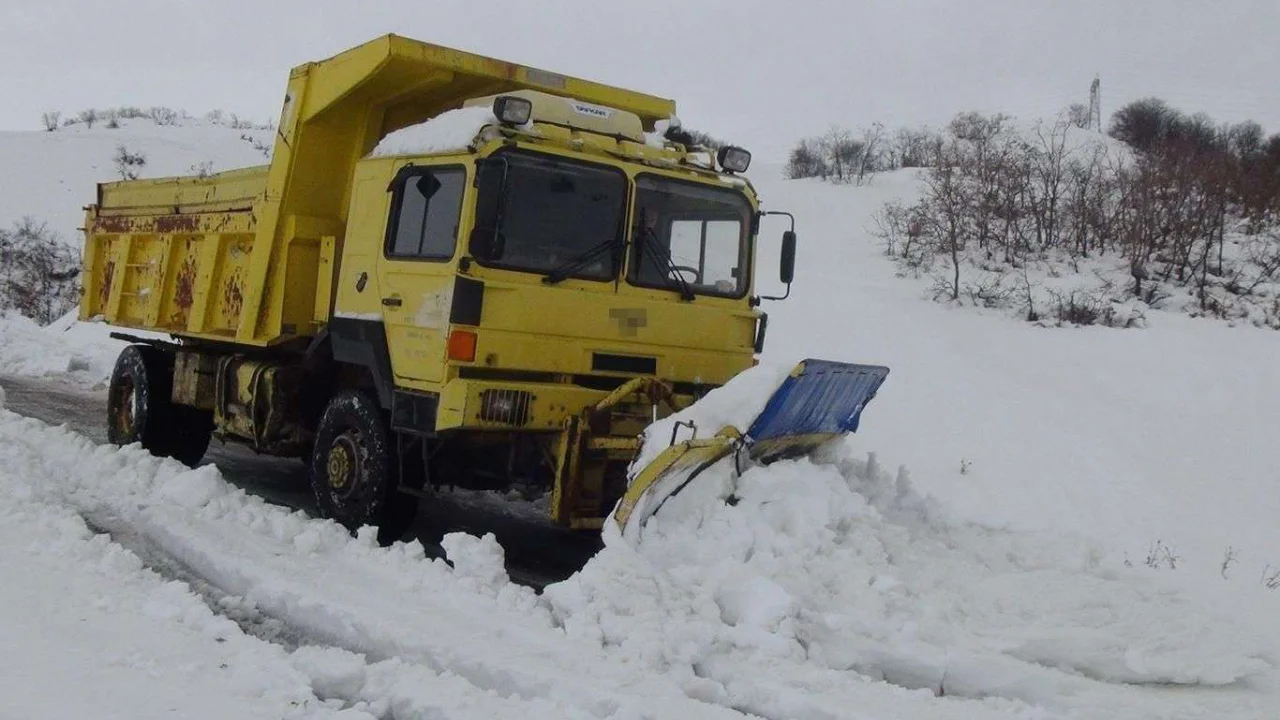 Elazığ’da kar yağışı nedeniyle 11 köy yolu ulaşıma kapandı