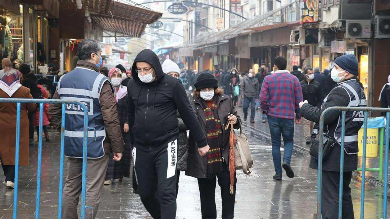 Gaziantep’te Covid-19 kurallarına uymayan 258 kişiye para cezası