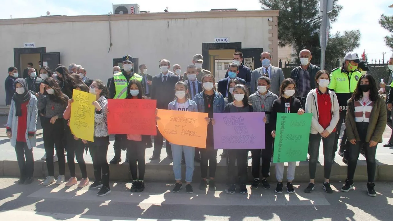 Midyat’ta "Öncelik Hayatın Öncelik Yayanın” farkındalık etkinliği düzenlendi