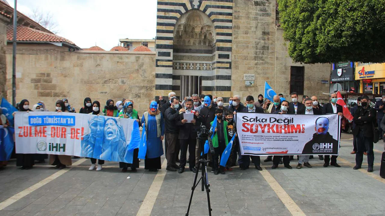 Adana'da Çin zulmü protesto edildi