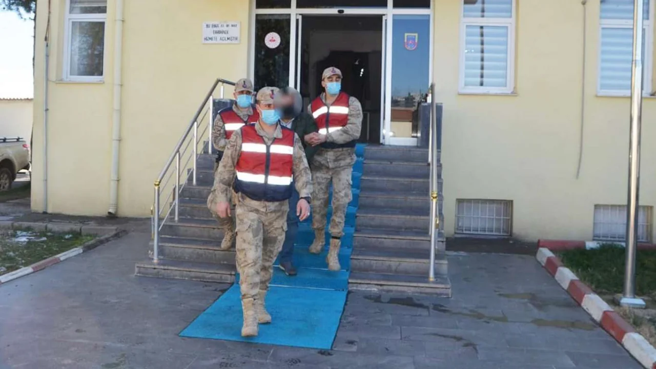 Diyarbakır'da hakkında kesinleşmiş hapis cezası bulunan şüpheli yakalandı