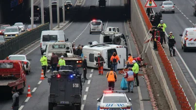 Yolcu minibüsü alt geçide düştü: 7 yaralı