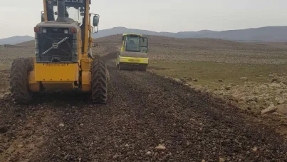 Bağlar Belediyesi'nin kırsal mahallelere yönelik yol çalışmaları devam ediyor