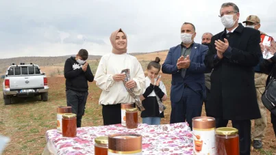 Genç kadının arıcılık hikâyesi takdir topluyor