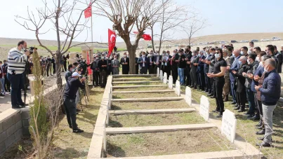 ​Nusaybin’de PKK tarafından katledilen 5’i çocuk 8 köylü mezarları başında anıldı