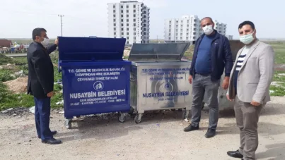 Nusaybin'de "Sıfır Atık Projesi" kapsamında işlek noktalara mavi konteynerler konuldu