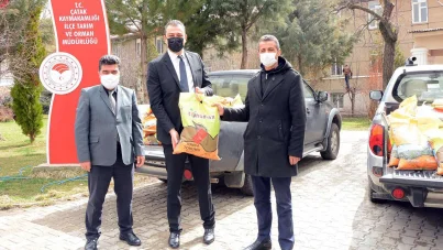 Van'da 3 ton yonca tohumu dağıtıldı