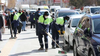 Van'ın İpekyolu ilçesinde 2 ton çöp toplandı